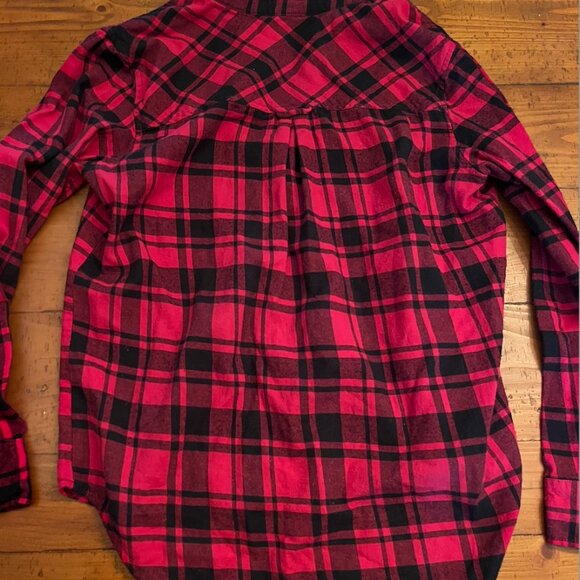 Women’s Red & Black Plaid Flannel Button-Up Shirt – Size M - Picture 3 of 4